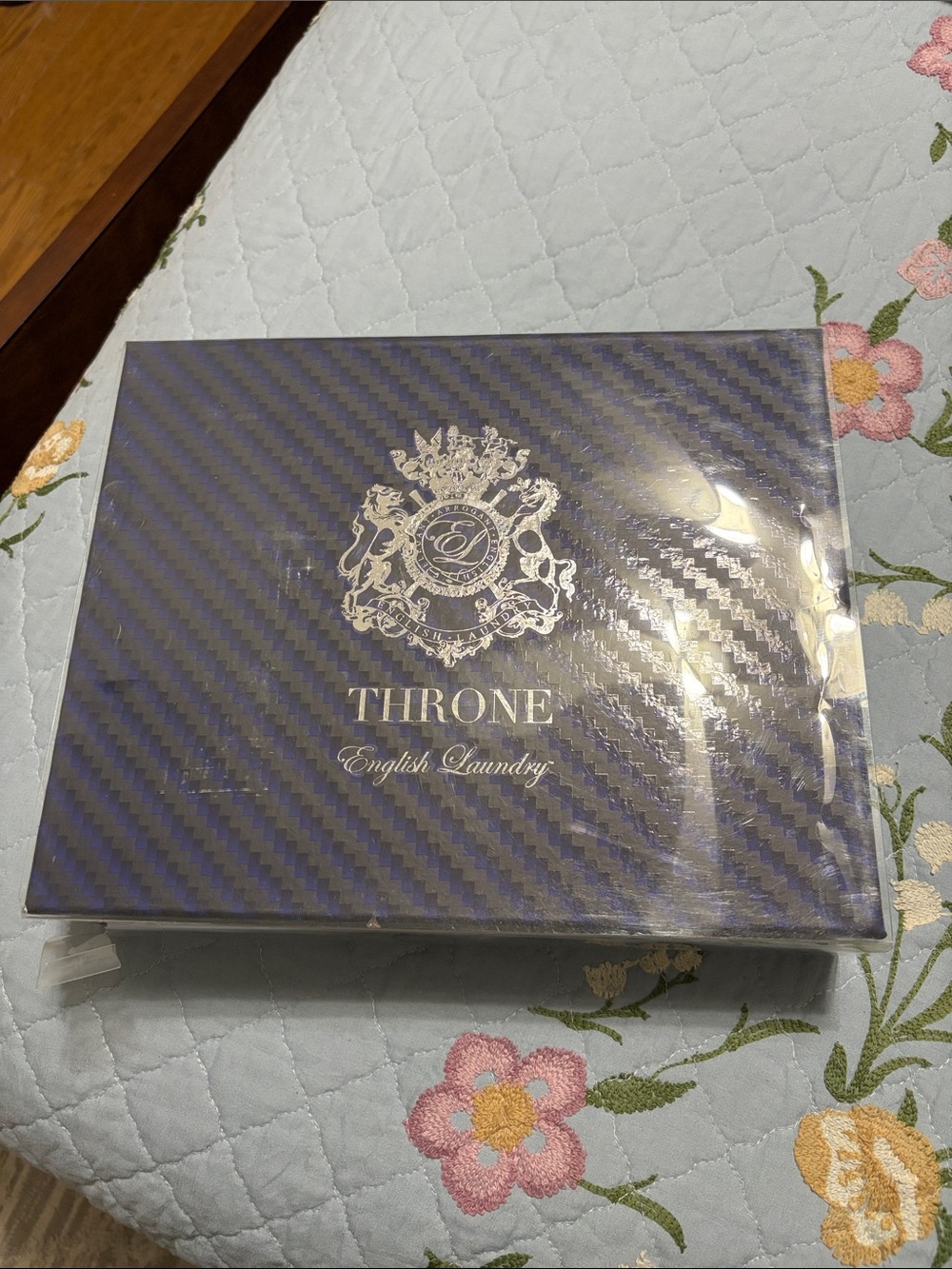 English Laundry THRONE Empty Box in perfect shape No fragrance included